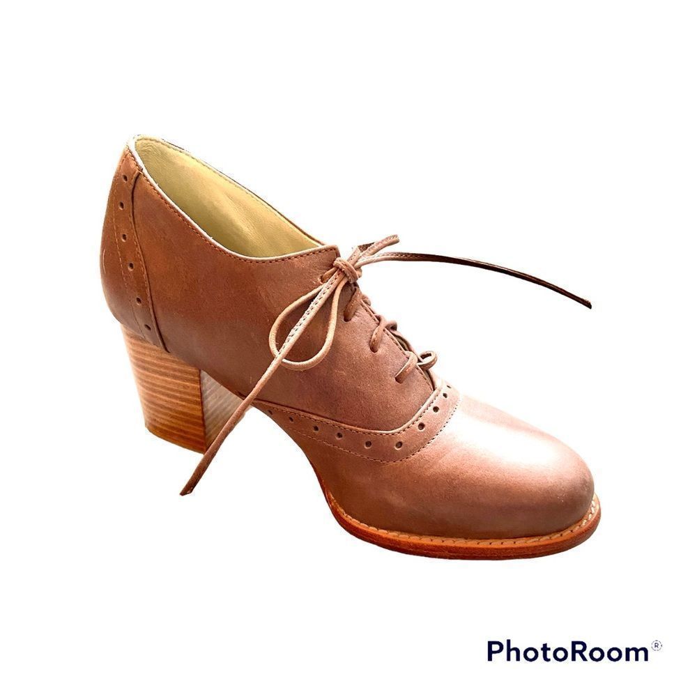 Elf Hand Made in Bali Lace Oxford Tan Heels